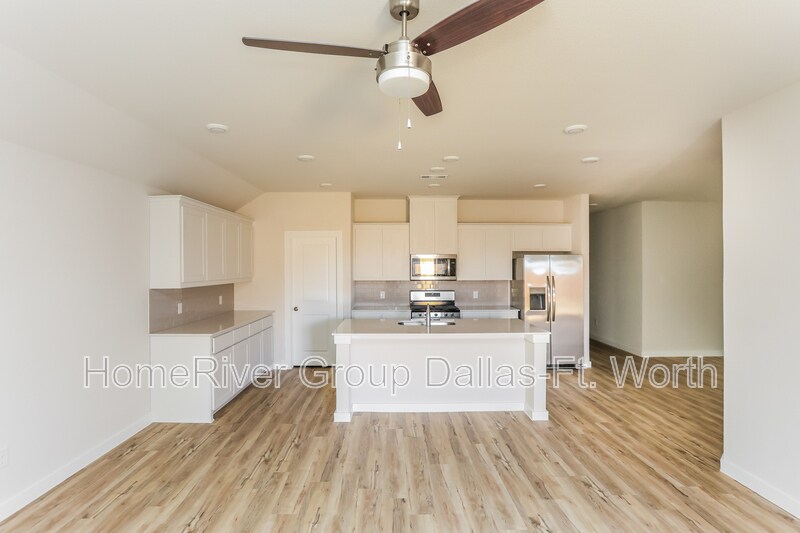 Building Photo - 333 Sun Harvest Dr