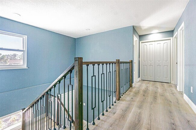 Building Photo - 6370 Conniewood Square