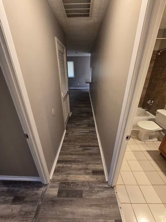 Building Photo - 4 Bedroom House