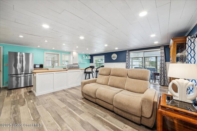 Building Photo - 938 Wren Cir