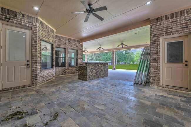 Building Photo - 22964 Brazos Dr