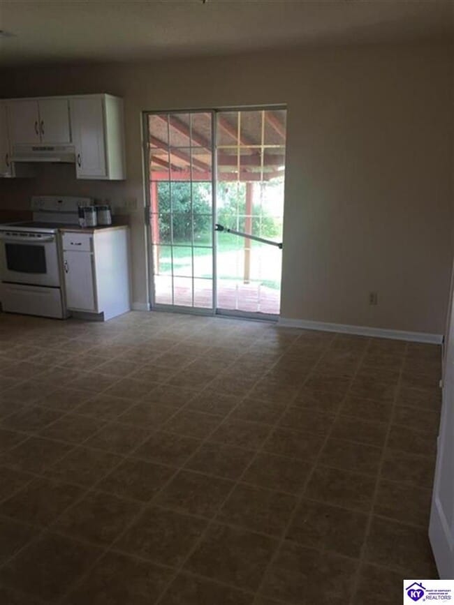 Building Photo - 635 Independence Dr