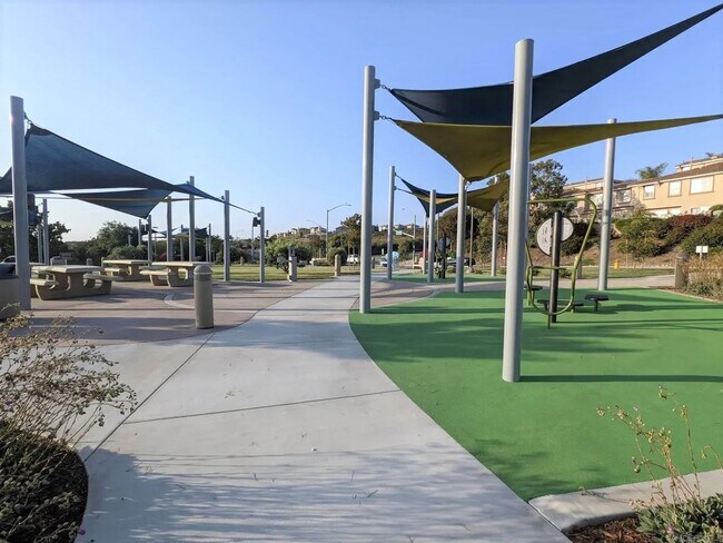 Building Photo - Charming Townhome in Desirable Calavera Hills!