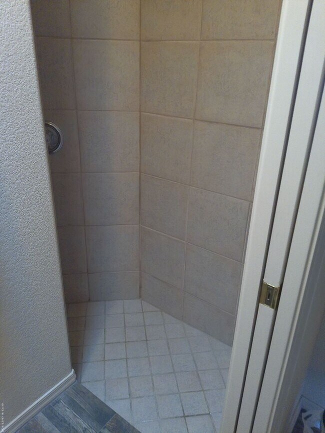 Building Photo - 1740 Quartz Ln