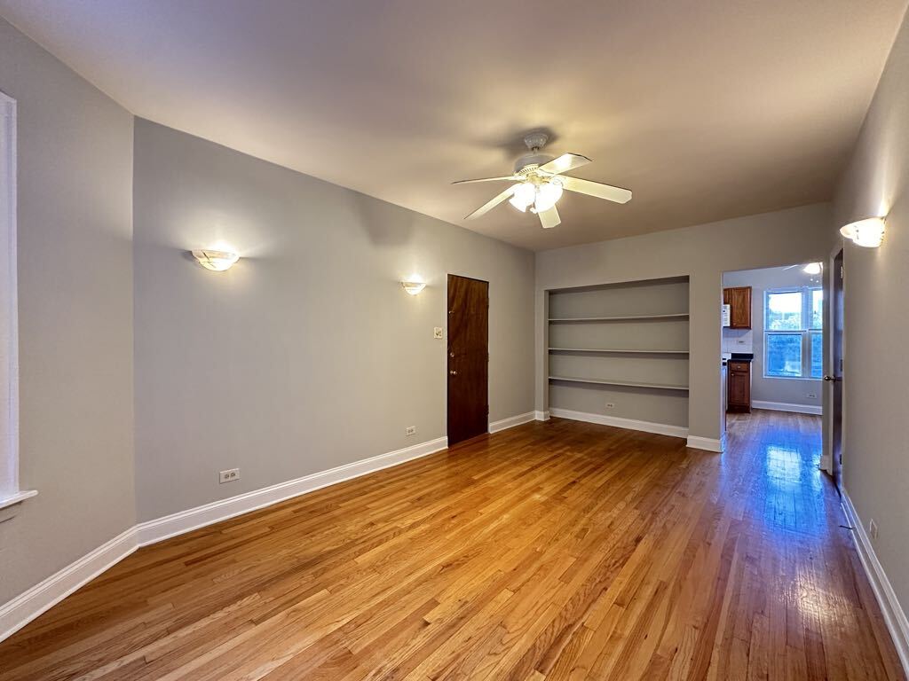 Building Photo - 4041 N Paulina St