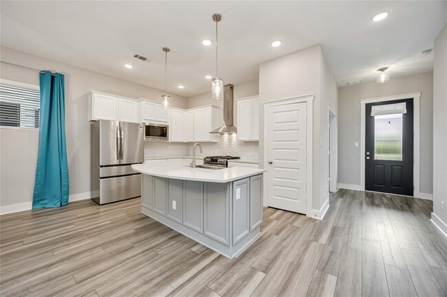 Building Photo - 18523 Parkland Row Dr
