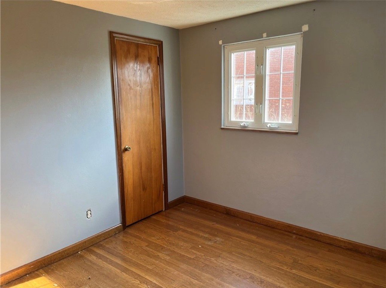 Building Photo - 135 Greenbriar Dr