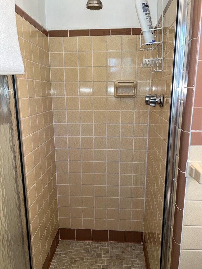 Building Photo - 727 Banks Terrace SE