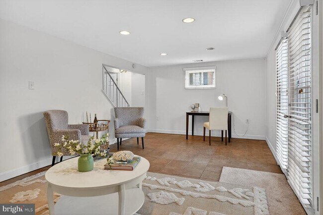 Building Photo - 6015 Ticonderoga Ct