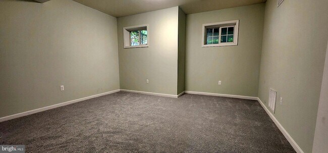 Building Photo - 13047 Quate Ln