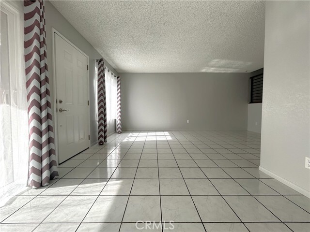 Building Photo - 1924 Hawaii St