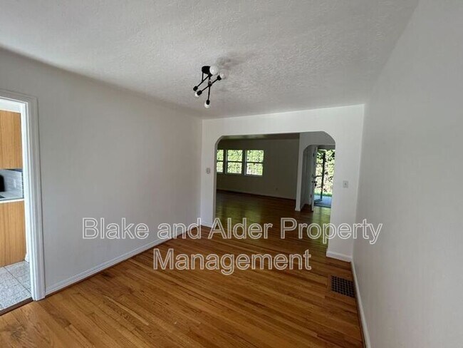 Building Photo - 198 NE 157th Ave