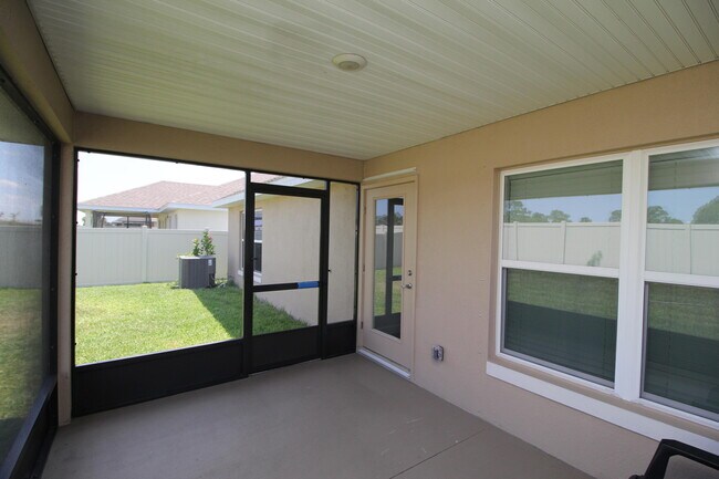 Building Photo - 705 Kylar Dr NW