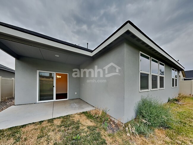 Building Photo - 245 E Sicily Dr
