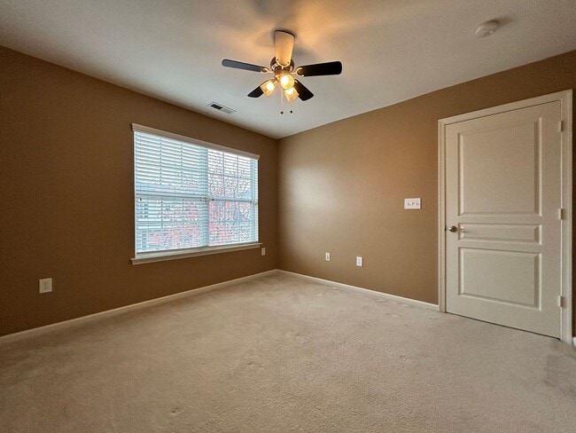 Building Photo - Welcome to this charming house "ASK ABOUT OUR ZERO DEPOSIT"