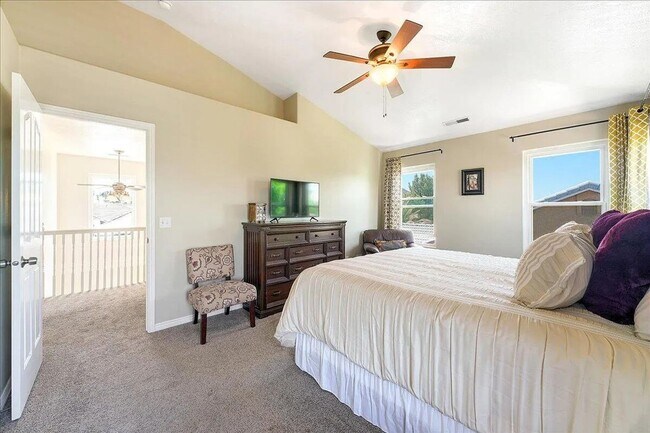Building Photo - Expansive 5 Bedroom Home in St. George!