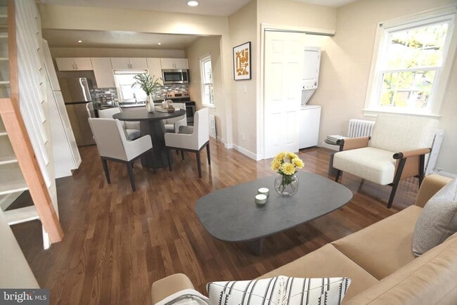 Primary Photo - 8904 Flower Ave