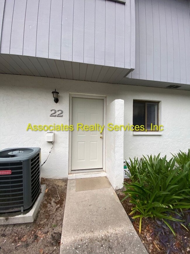 Building Photo - Cute Foxmoor 2/1.5 Townhome