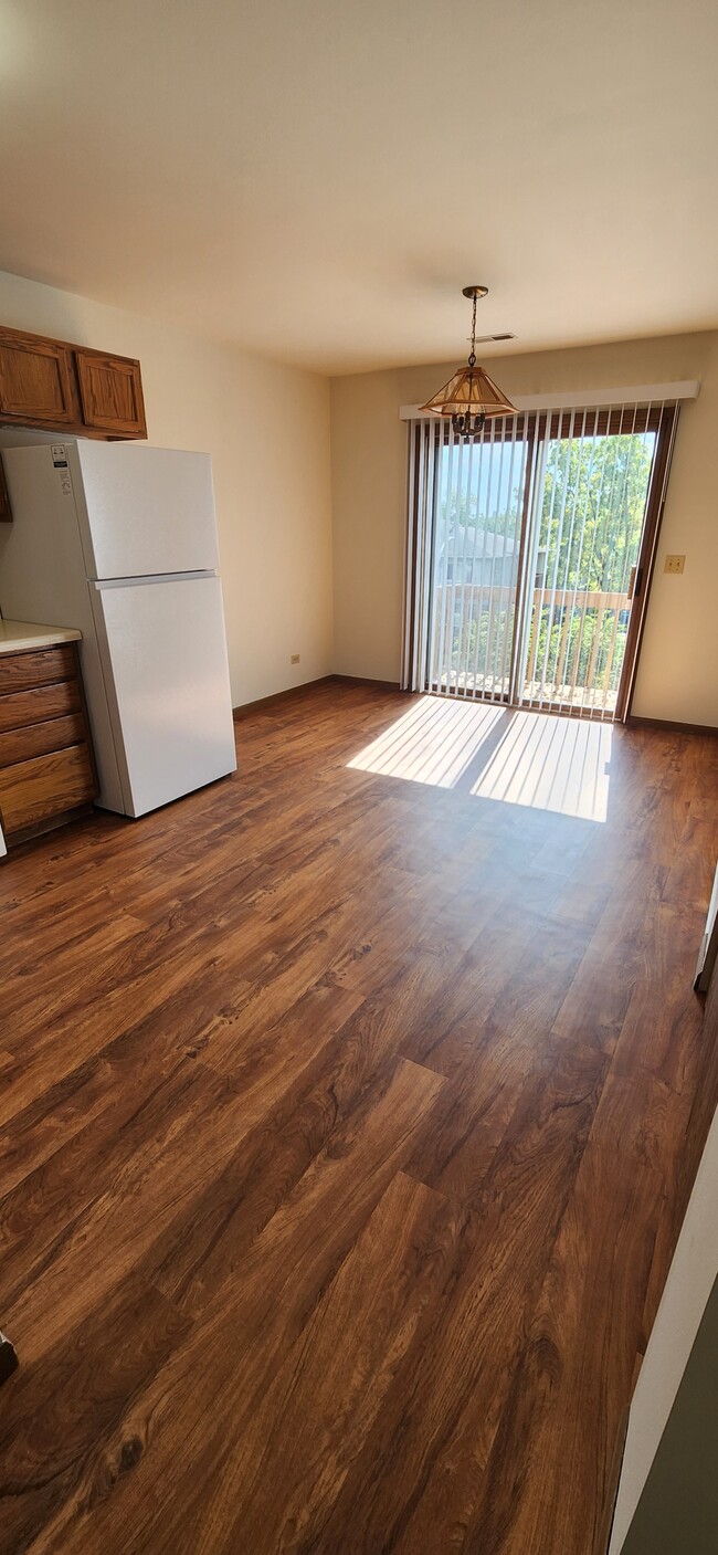 Building Photo - 280 WoodridgeUnit C