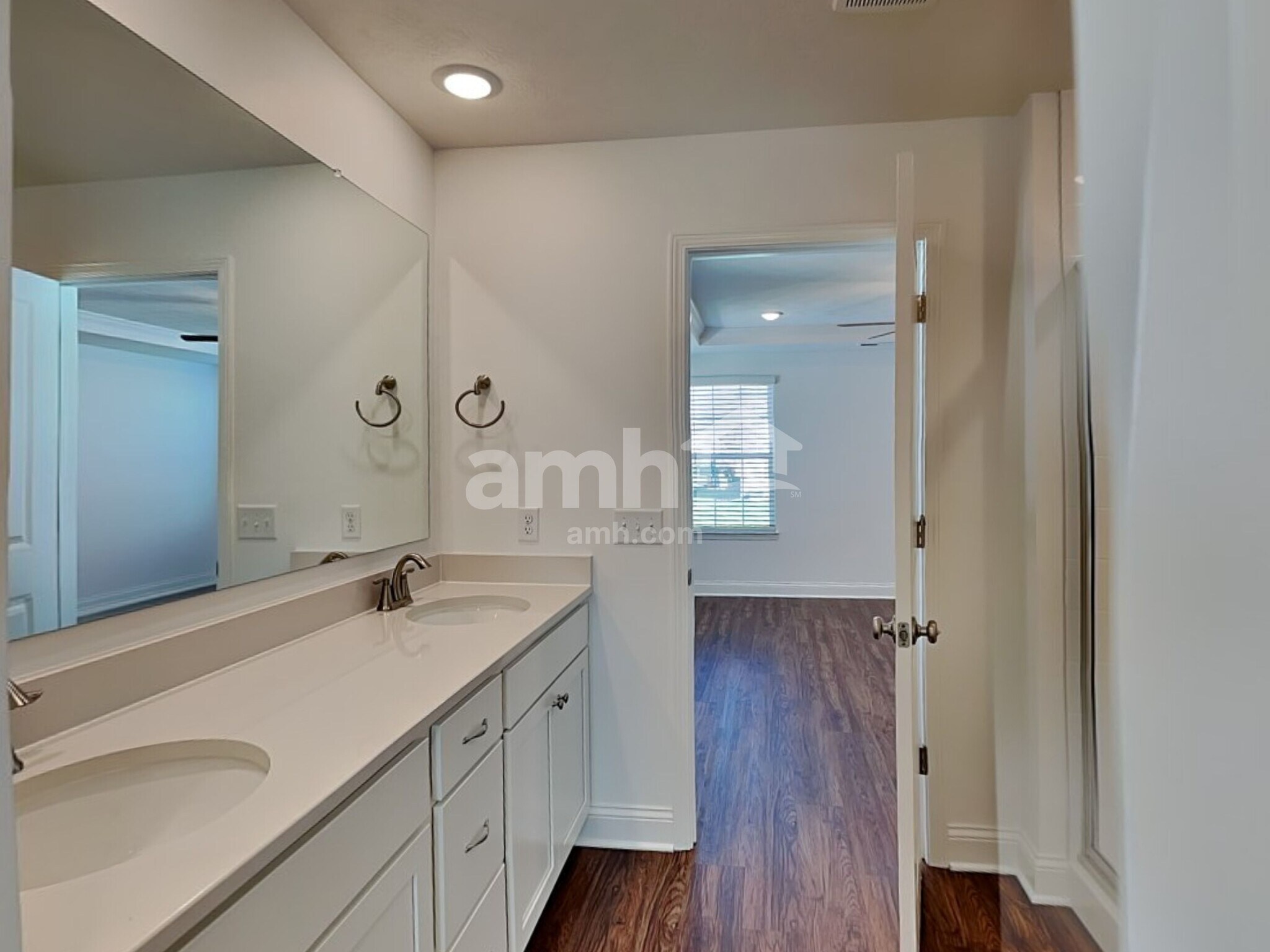 Building Photo - 8421 Northpoint Dr