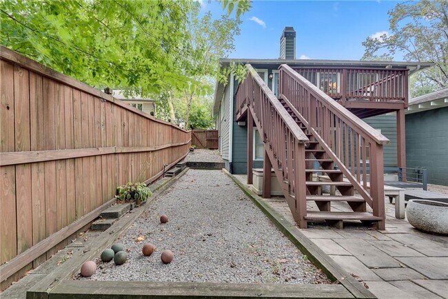 Building Photo - 953 Gilbert St SE