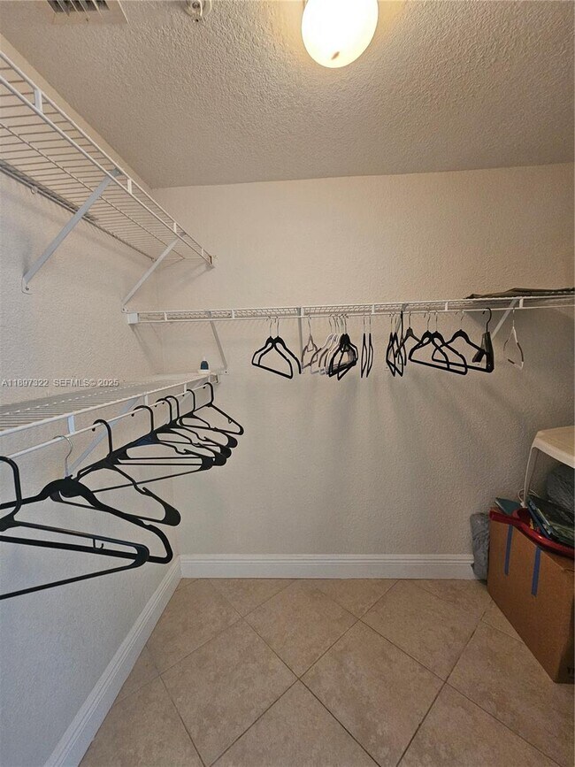 Building Photo - 2501 S Ocean Dr