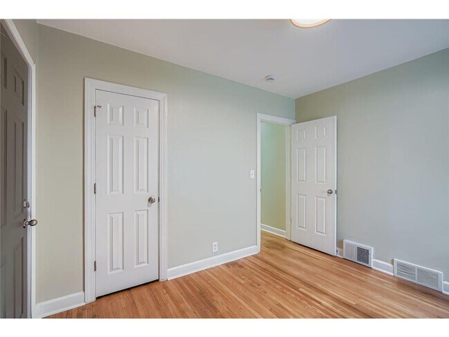 Building Photo - 837 Bidwell St