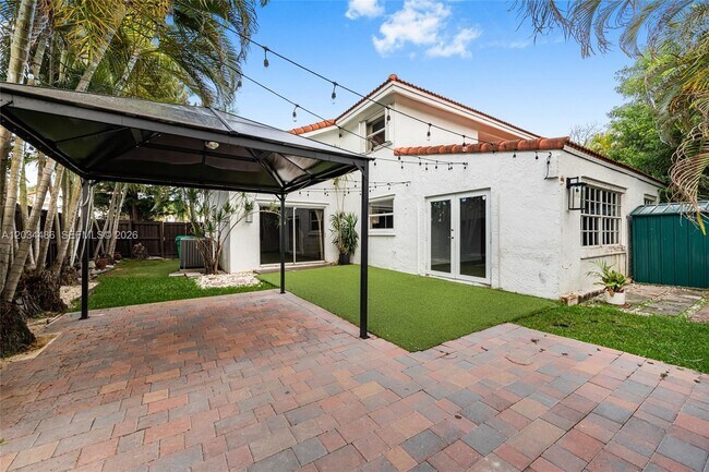 Building Photo - 6768 SW 104th Ave