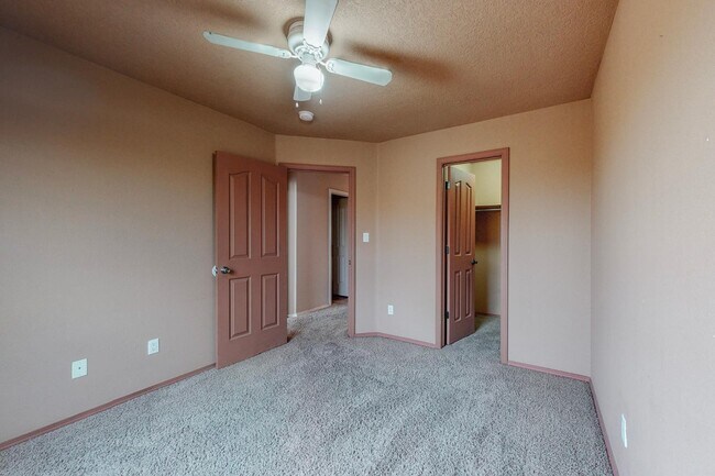 Building Photo - 4901 Spanish Sun Ave NE