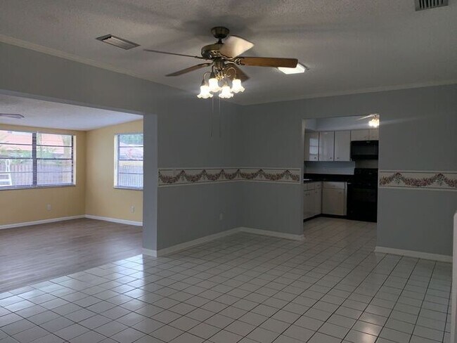 Building Photo - LOVELY NORTHDALE POOL HOME