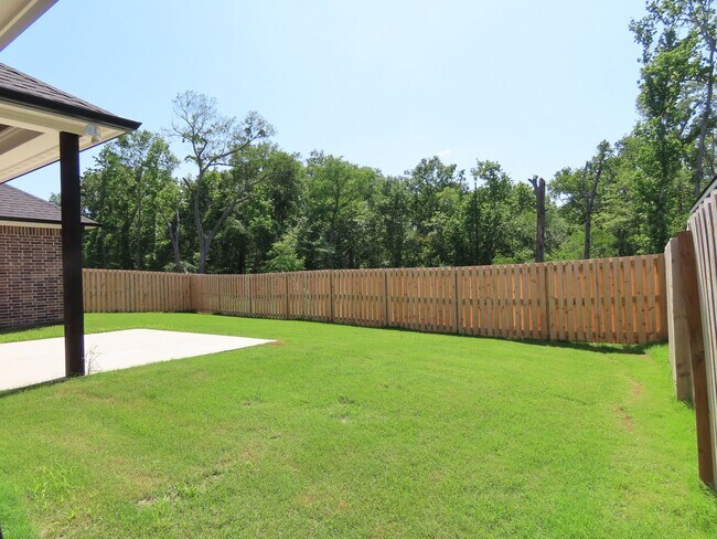 Building Photo - Luxurious, Built in 2024!  3 Bedroom, 2 Ba...