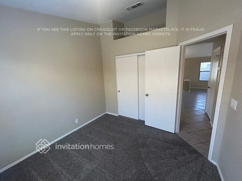 Building Photo - 9431 W Ironwood Dr