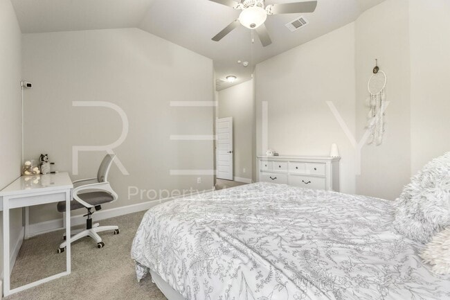 Building Photo - 240 Cross Timbers Dr