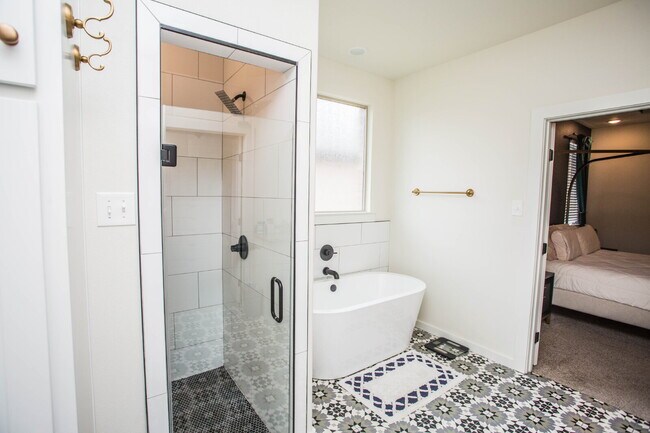 Building Photo - Luxurious home in Lubbock-Cooper ISD!