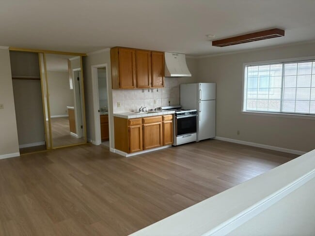 Building Photo - 712 Madison Ave