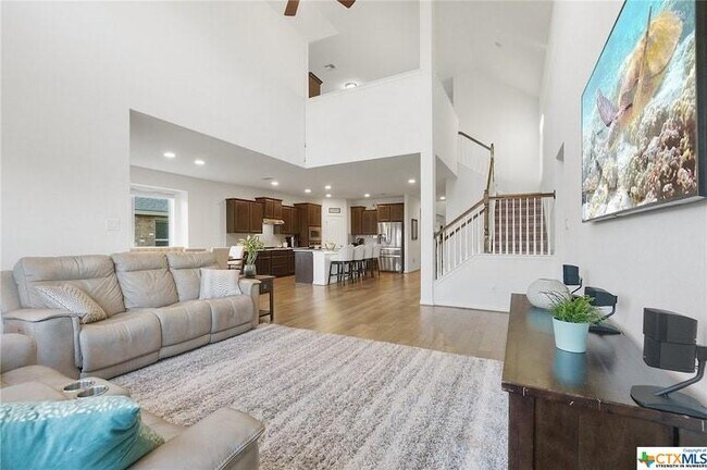 Building Photo - 3909 Eland Dr