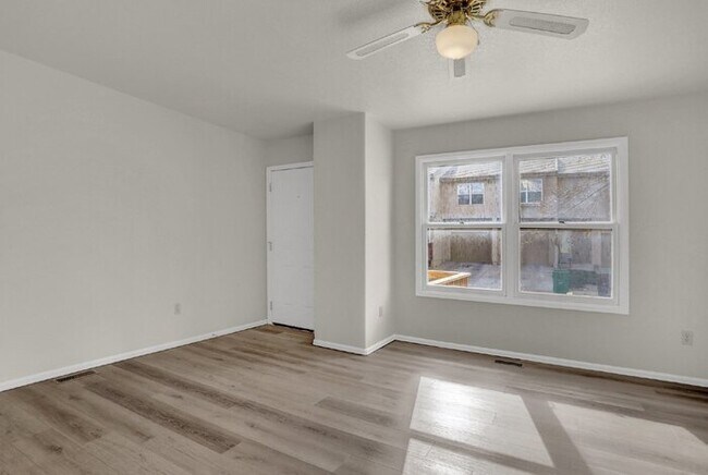Building Photo - $1,000 Off First Full Month! Spacious 3-Be...