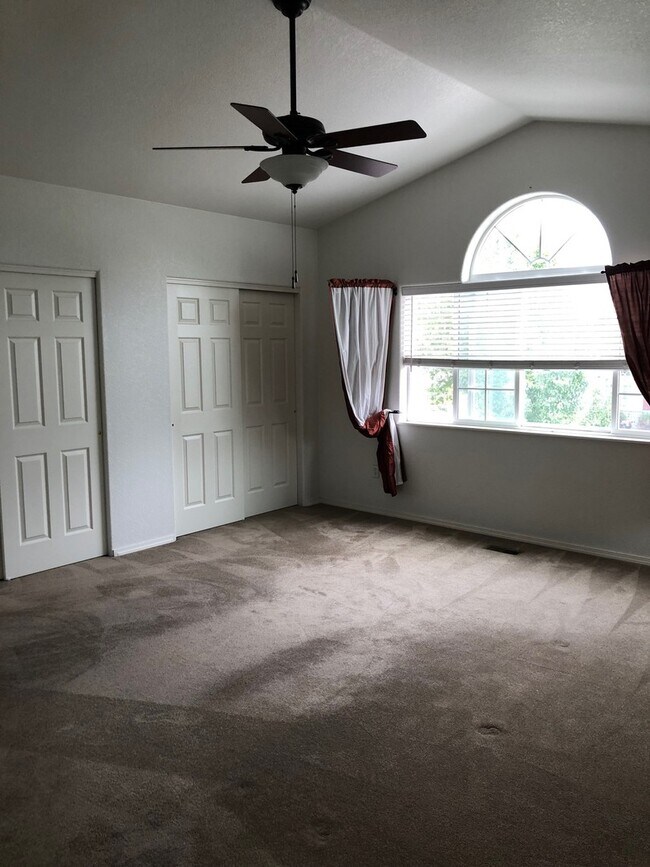 Building Photo - 2521 Stratford Ln
