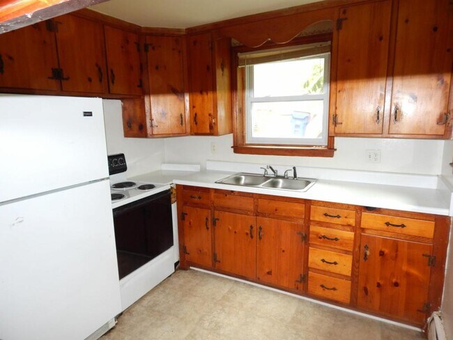 Building Photo - 1018 Montgomery St