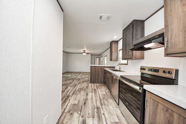 Building Photo - 1556 Brown Rd