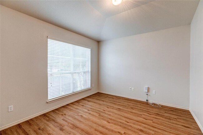 Building Photo - 405 Fort Thomas Pl