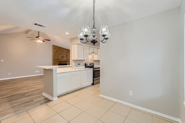 Building Photo - 1304 Seabrook Dr