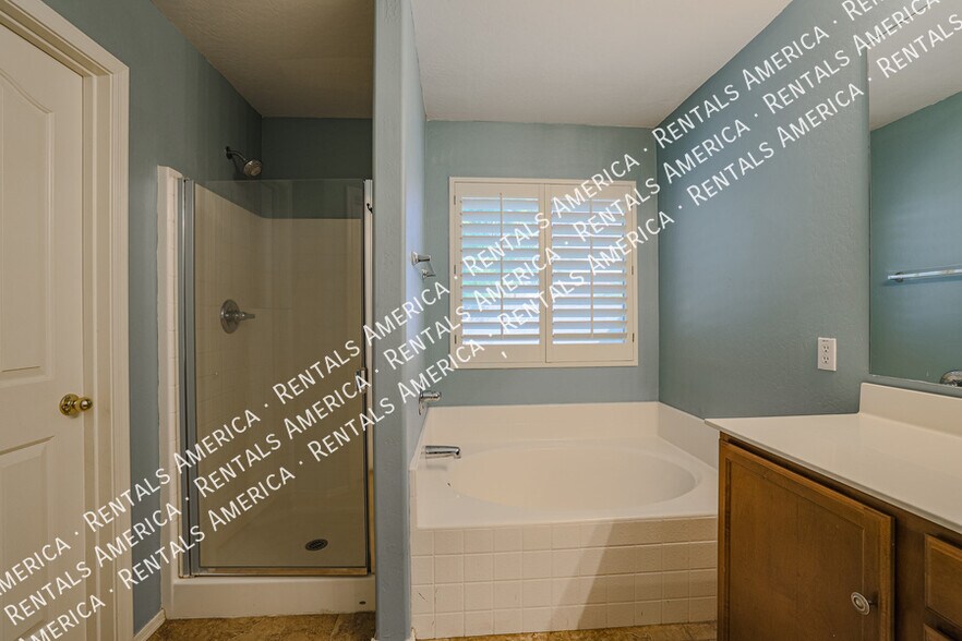 Building Photo - 36322 W Alhambra St