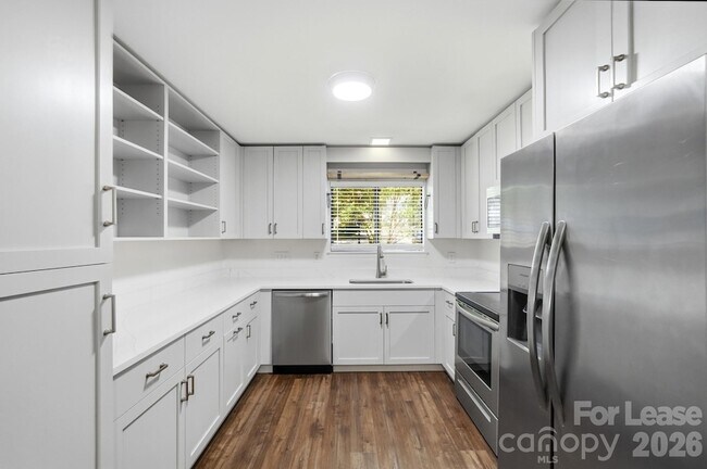 Building Photo - 2900 Heathstead Place