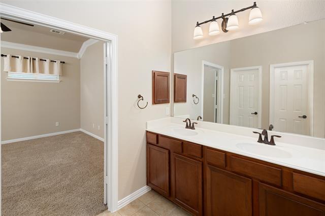 Building Photo - 4245-B Swan Forest Dr