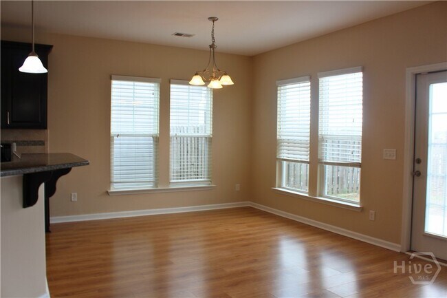Building Photo - 216 Lake Pointe Dr