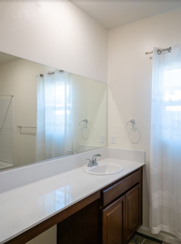 Building Photo - 4264 Lasalle Dr