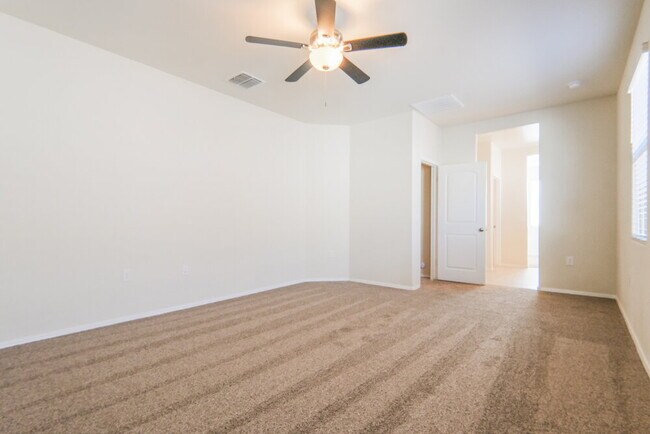 Building Photo - 5182 E Sharbel Rd