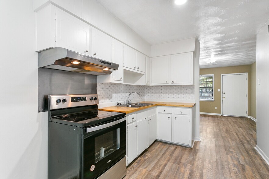 Building Photo - 2904 Windsor Ave