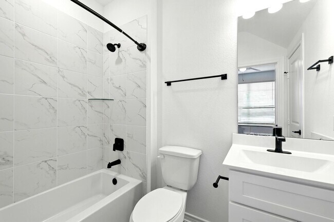 Building Photo - 15727 Rosemary Hl Ln